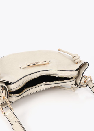 Sac Bandoulière Demi-lune avec Détail Logo Métallique