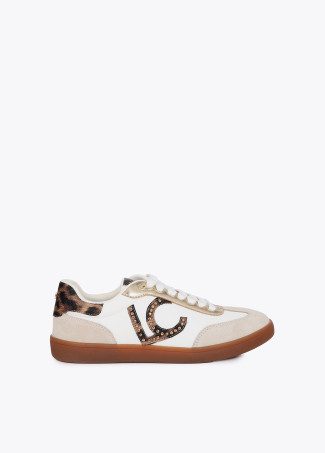 Sneaker mit Logo und Nieten