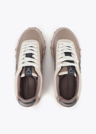 Deportiva combinada en diferentes materiales y piel
