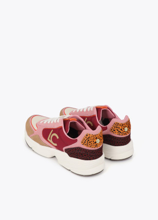 Deportiva con suela tipo running