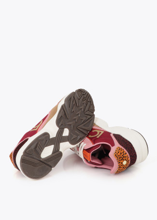 Deportiva con suela tipo running