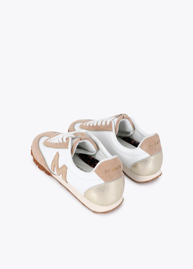 Sneaker mit Nietenlogo in Mischmaterialien und...