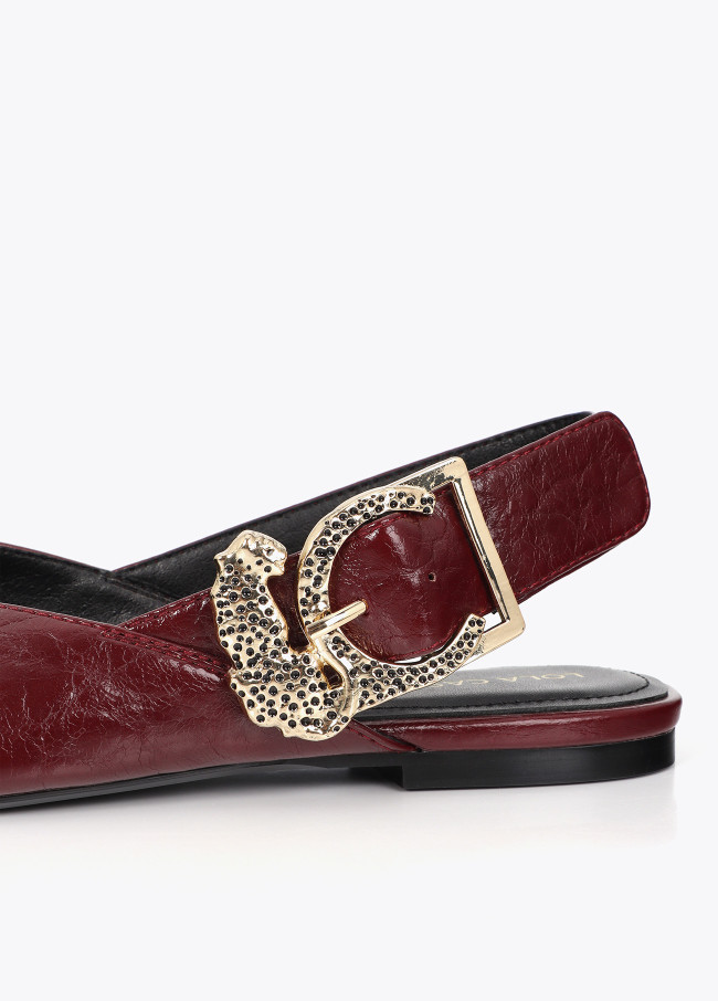 Scarpa bassa con fibbia leopardo