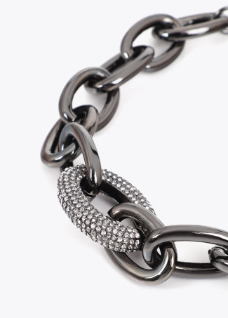 Collana corta con maglia a cristalli