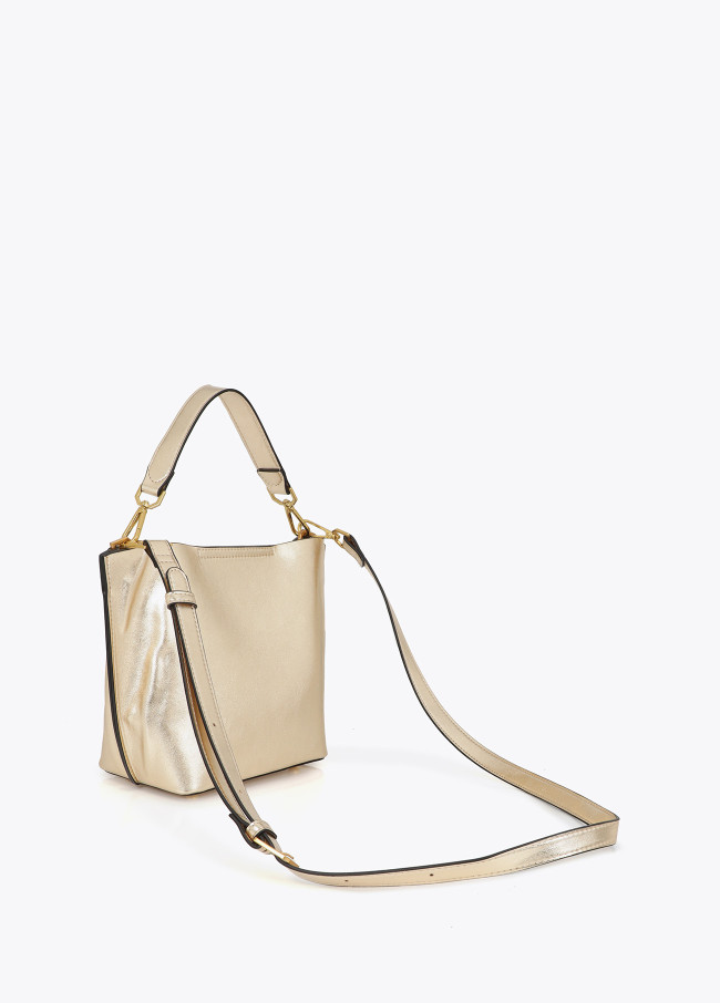 Bolsa Transversal com Detalhe de Corrente e...