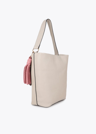 Shopper effetto pelle con logo sul manico e nappine