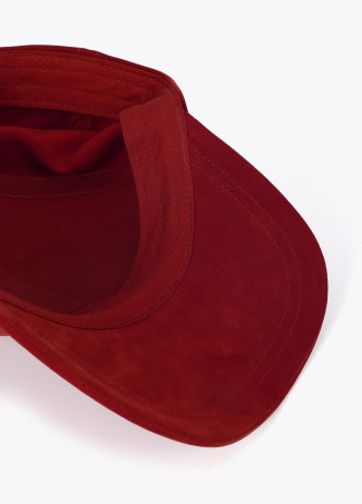 Cappello in velluto con patch LC