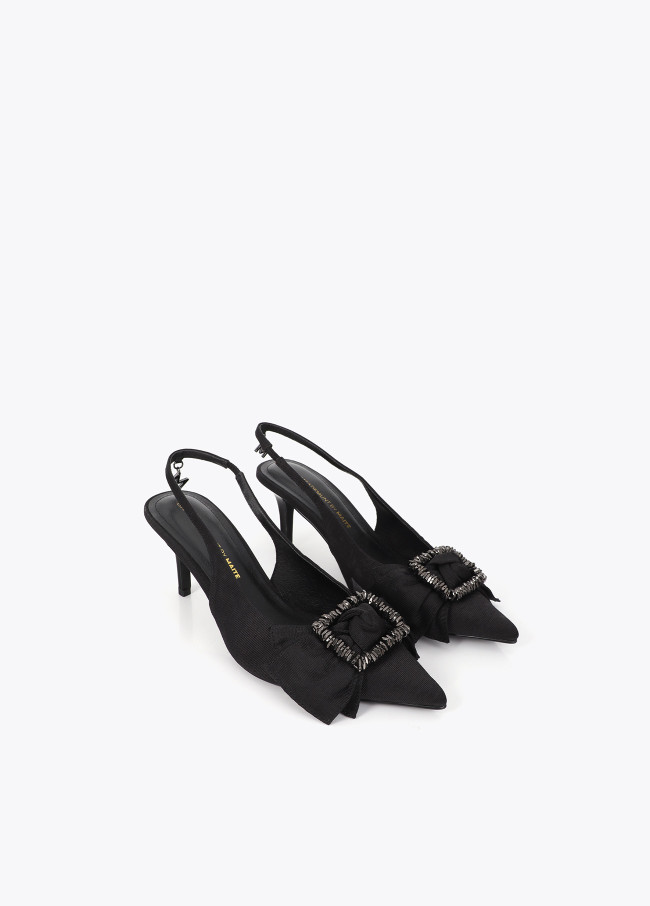 Stiletto com Laço e Detalhe de Pedras