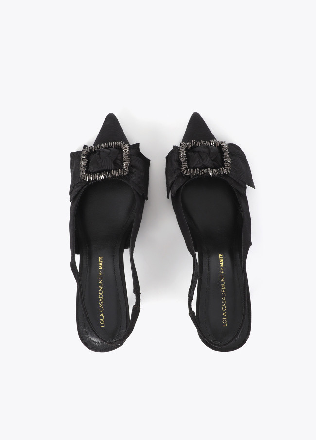 Stiletto con lazo y aplique piedras