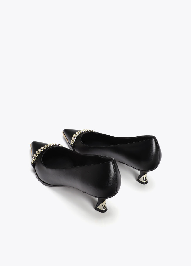 Zapato tacón con personalizado y detalle cadena