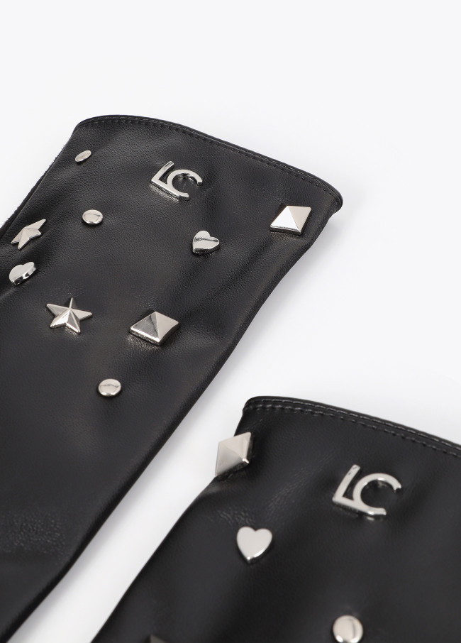 Gants effet cuir avec clous étoile et cœur