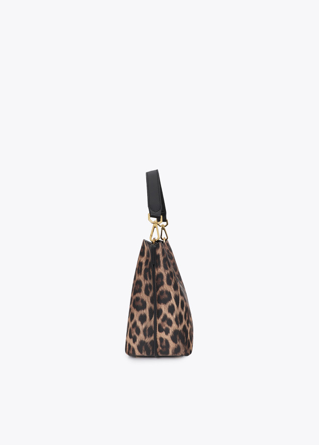 Bandolera con detalle de cadena y logo leopardo