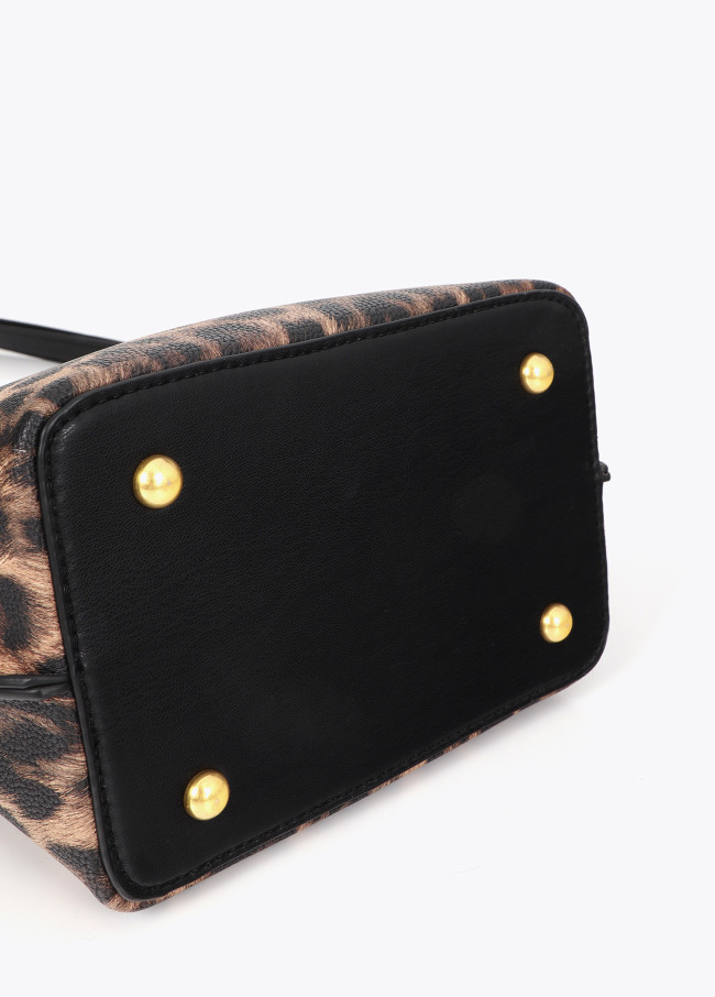 Bandolera con detalle de cadena y logo leopardo