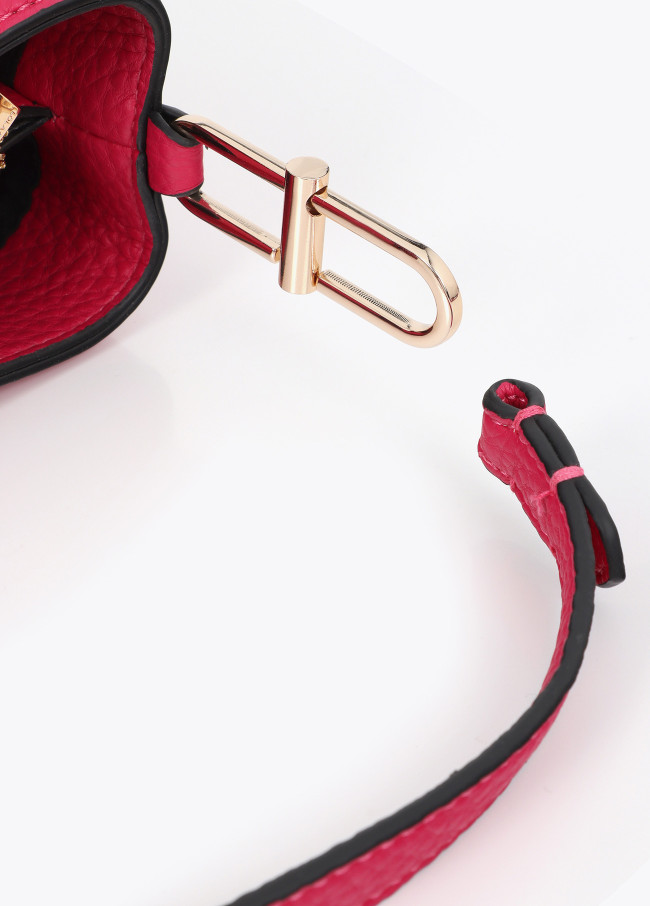 Bandoulière effet cuir logo ton sur ton