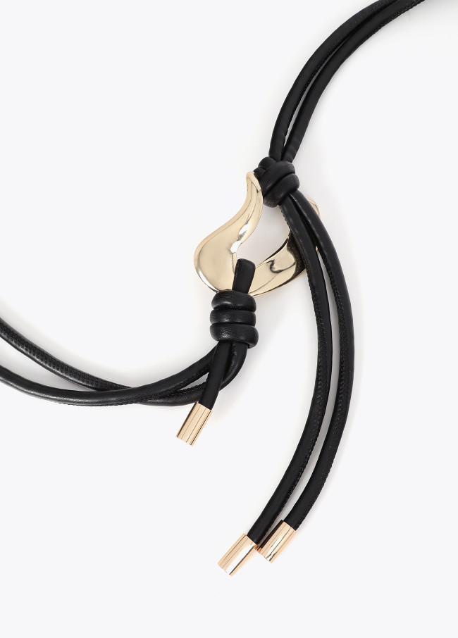 Ceinture nœud boucle irrégulière