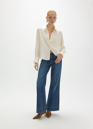 Jeans fit recto con bolsillos delanteros