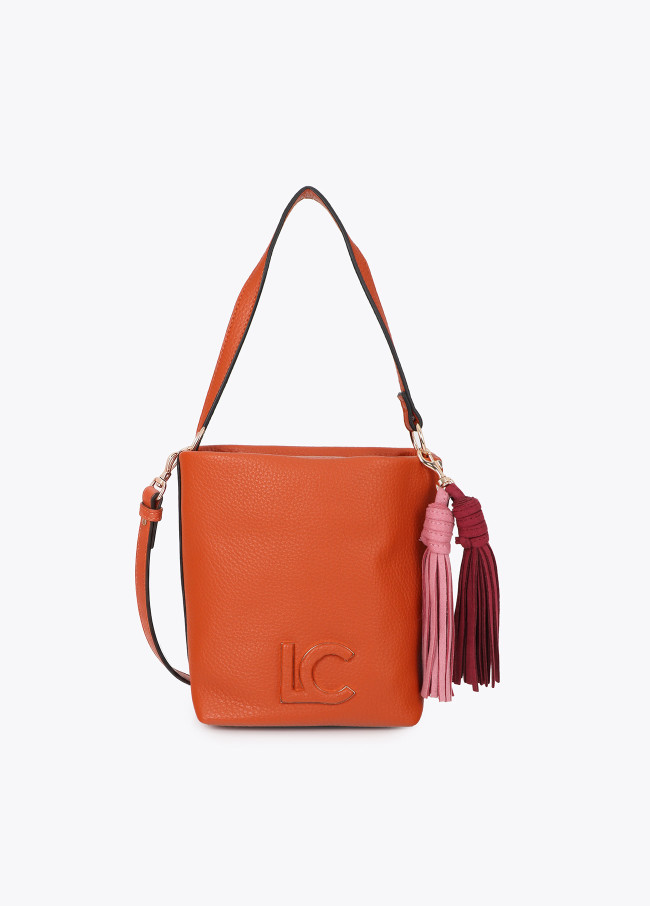 Shopper effetto pelle con dettaglio logo sul manico e pompon