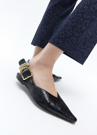 Flat Shoe with Leopard Buckle
